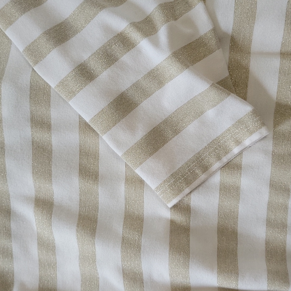 Tops - Picture 6 of 10